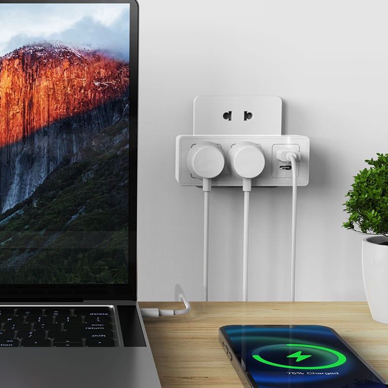 2 Wall Outlets with USB-C and USB-A Ports