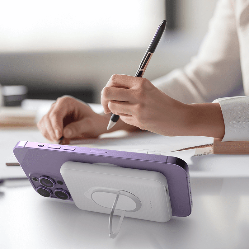 6600mAh MagSafe Compatible Power Bank with Kick Stand