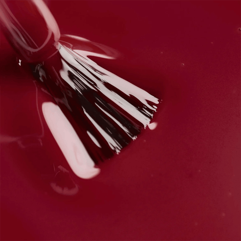 Le Sweet Nail Lacquer in Cassis