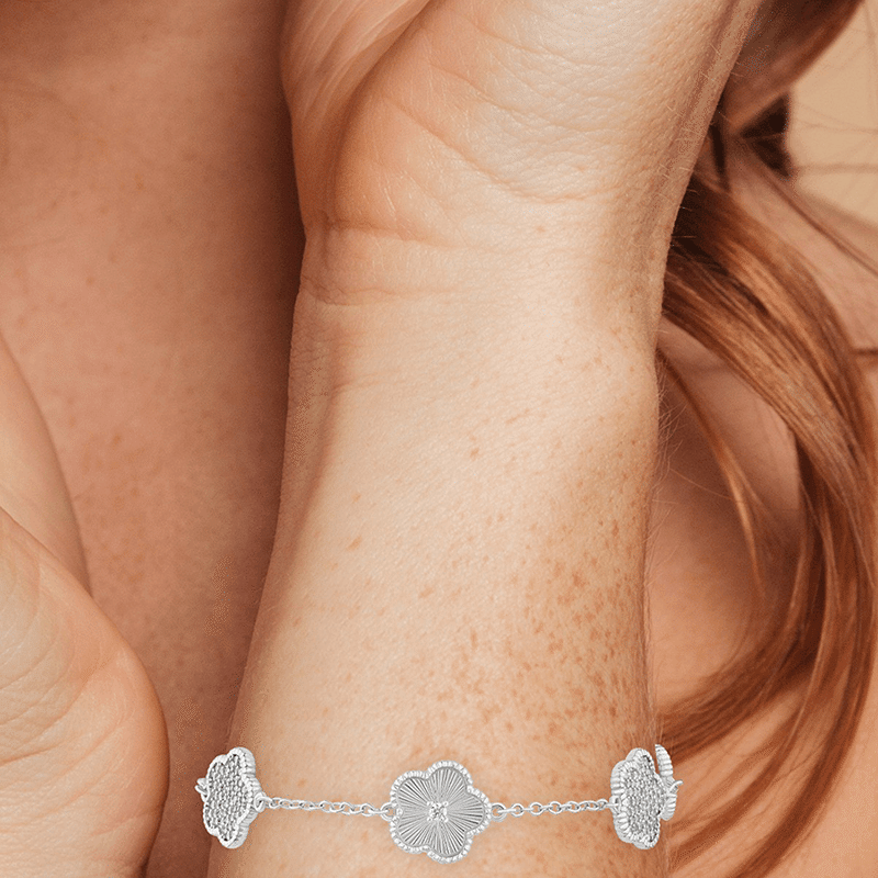 2.5Cttw Striated/Pave Clover Bracelet