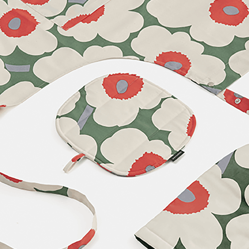 Pieni Unikko Apron & Oven Mitt Bundle