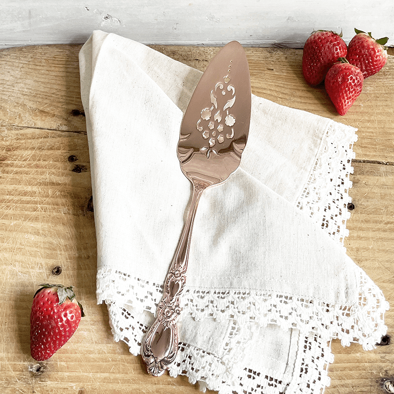 Vintage Inspired Pie & Cake Server