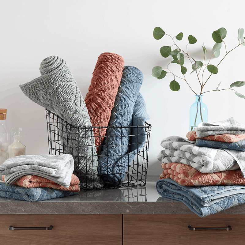 Restore Geo Bath Towel (Clay)