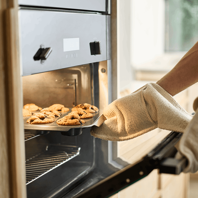 Nest Bake 12-Cup Non-Stick Muffin Pan with Easy Pull Handles
