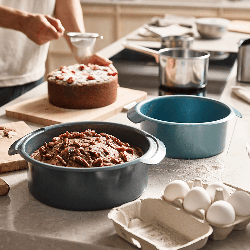 Nest Bake Non-Stick Round Cake Pan with Easy Pull Handles (2 Pack)