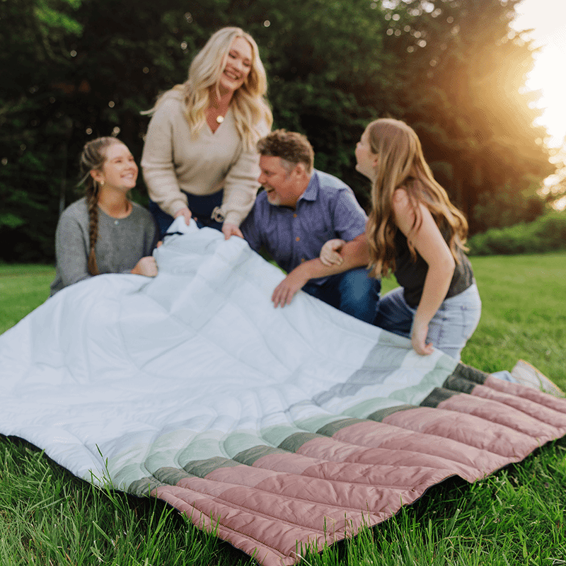 Aura Outdoor Puffer Blanket