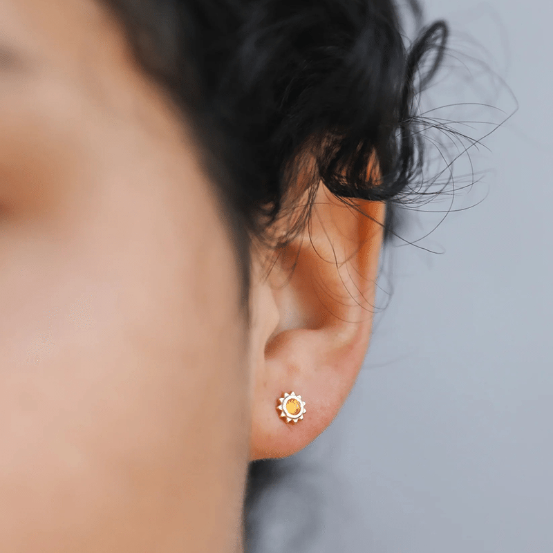 Sun Stud - Amber