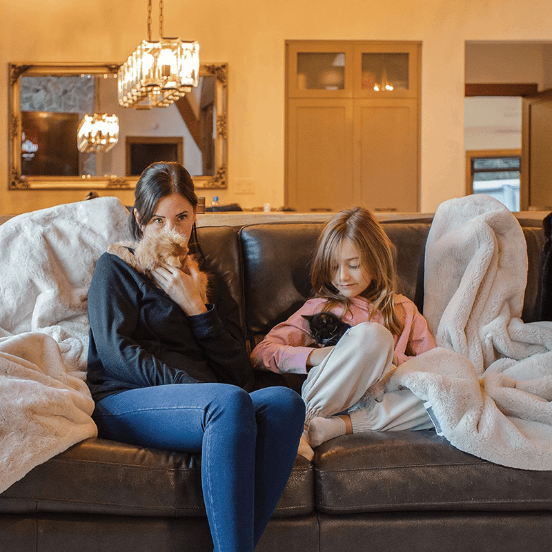 Pixie Leakproof Pet Throw