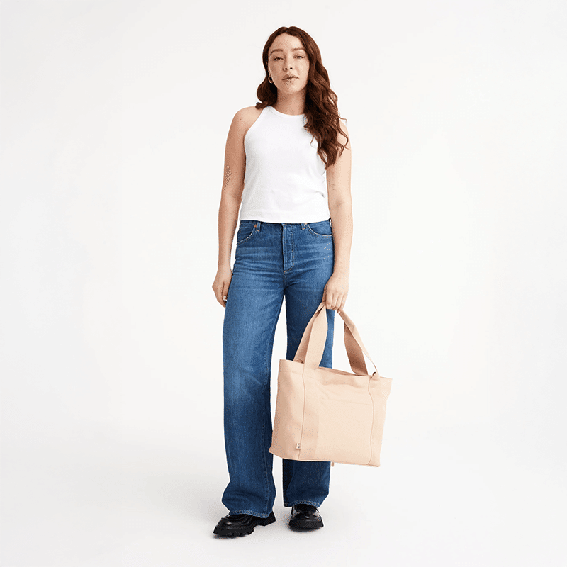 The Beisics Tote in Beige