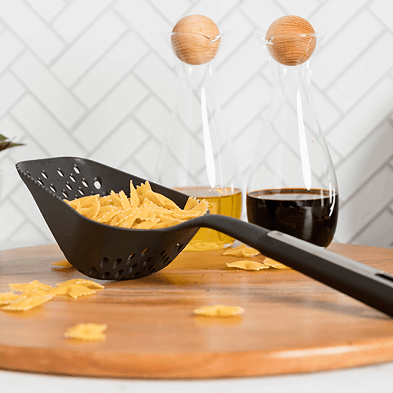 Nylon Measuring Scoop Colander, Black