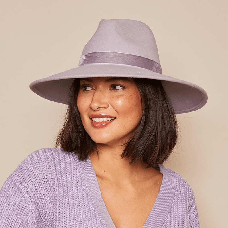 Emmanuelle Hat
