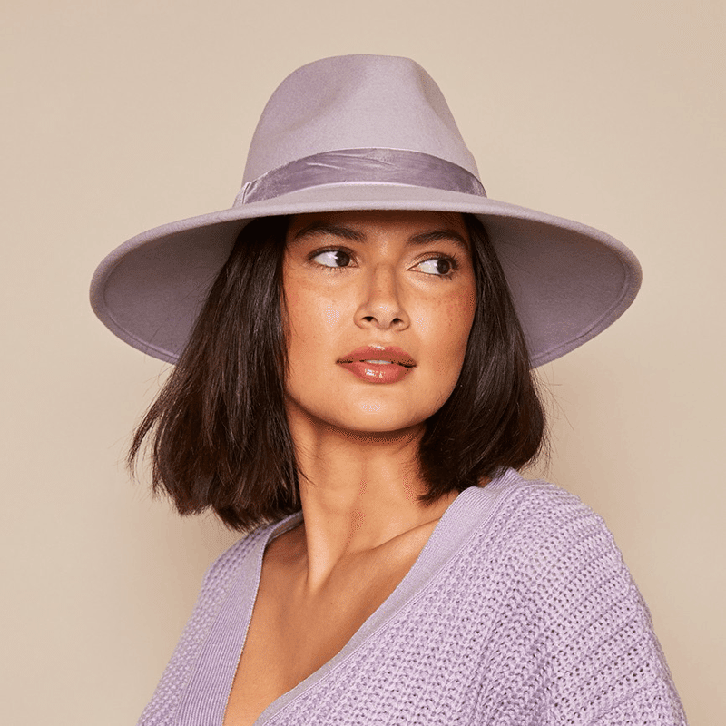 Emmanuelle Hat