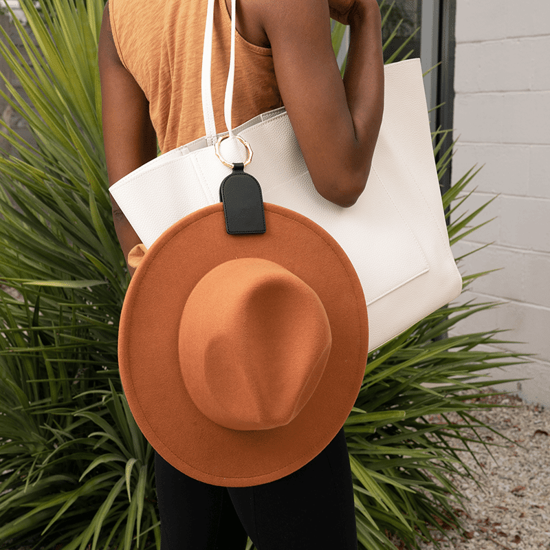 Lindsay Albanese Hat Clip