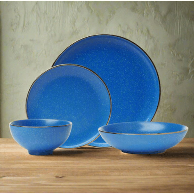 16 Piece Blue & Gold Rim Dinner Set
