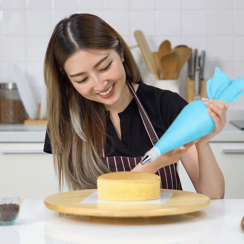 30-in-1 Cake Decorating Supplies Kit