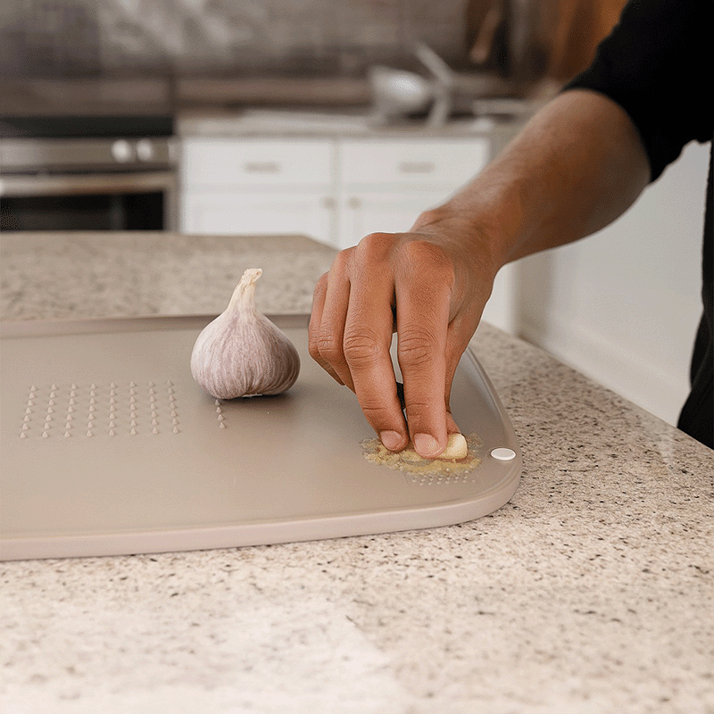 Cutting Board with Intergrated Grater