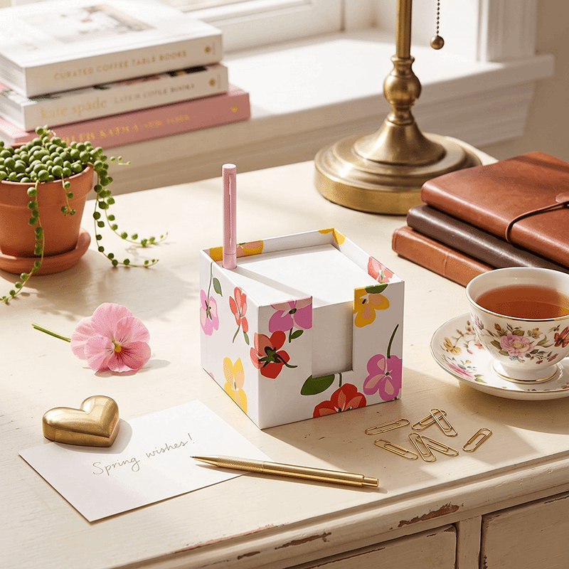 Notecube with Pen