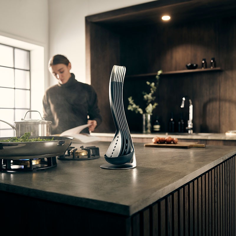 Nest 5-Piece Magnetic Utensil Set with Stand