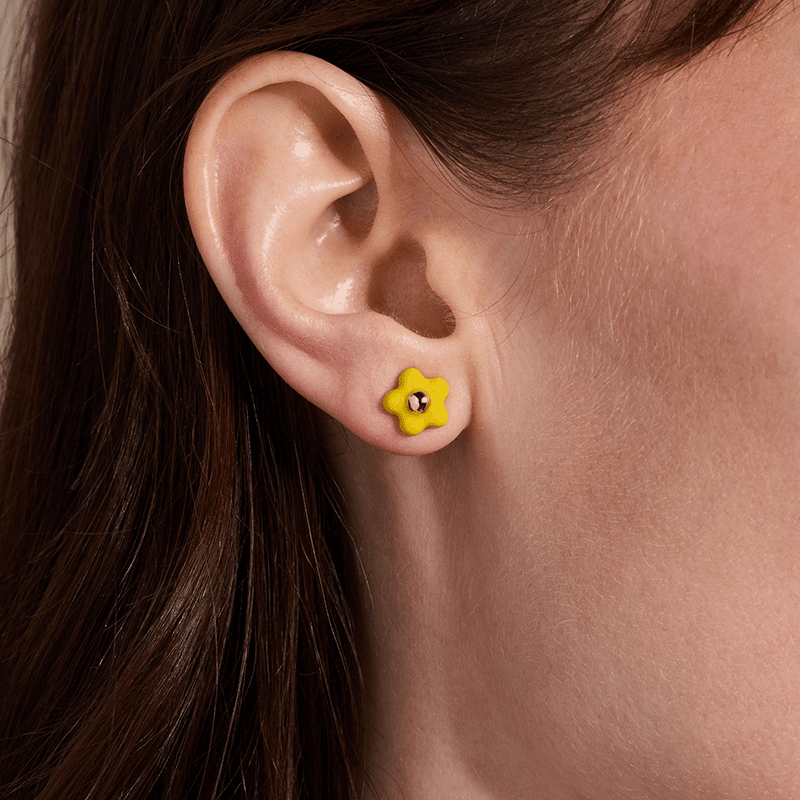 MDD Enamel Daisy Stud earrings